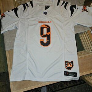 SOLD!!!Bengals "BURROW" Jersey NIKE Vapor f.u.s.e (STITCHED)